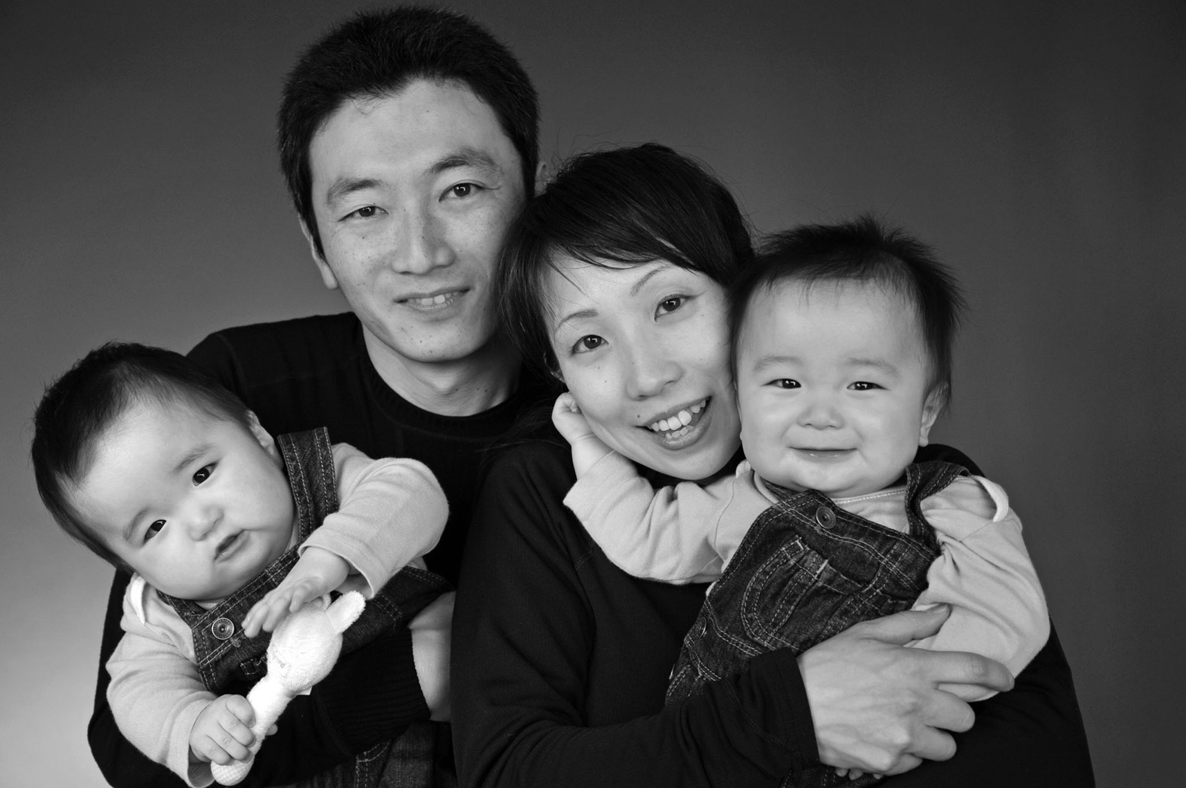 Commissioned portraits: Family with twins